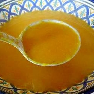 ちょっぴり和風の味噌入りかぼちゃのスープ